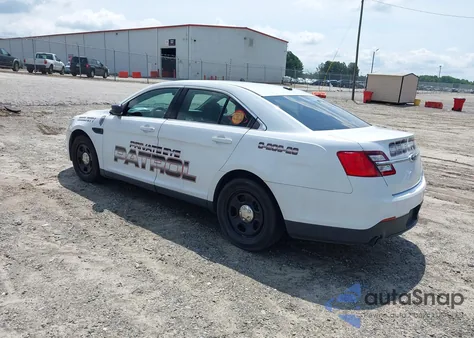 2014 Ford Police Interceptor Police Interceptor z USA, uszkodzony, nr VIN 1FAHP2L88EG138210